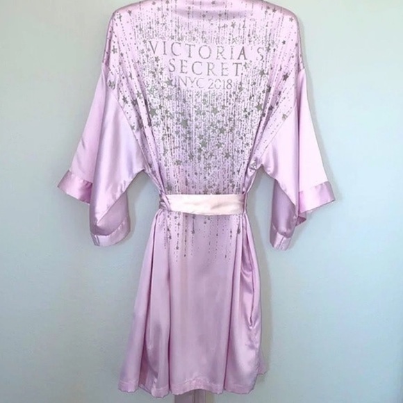 Victoria’s Secret 2018 NYC Fashion Show Robe - Picture 6 of 6